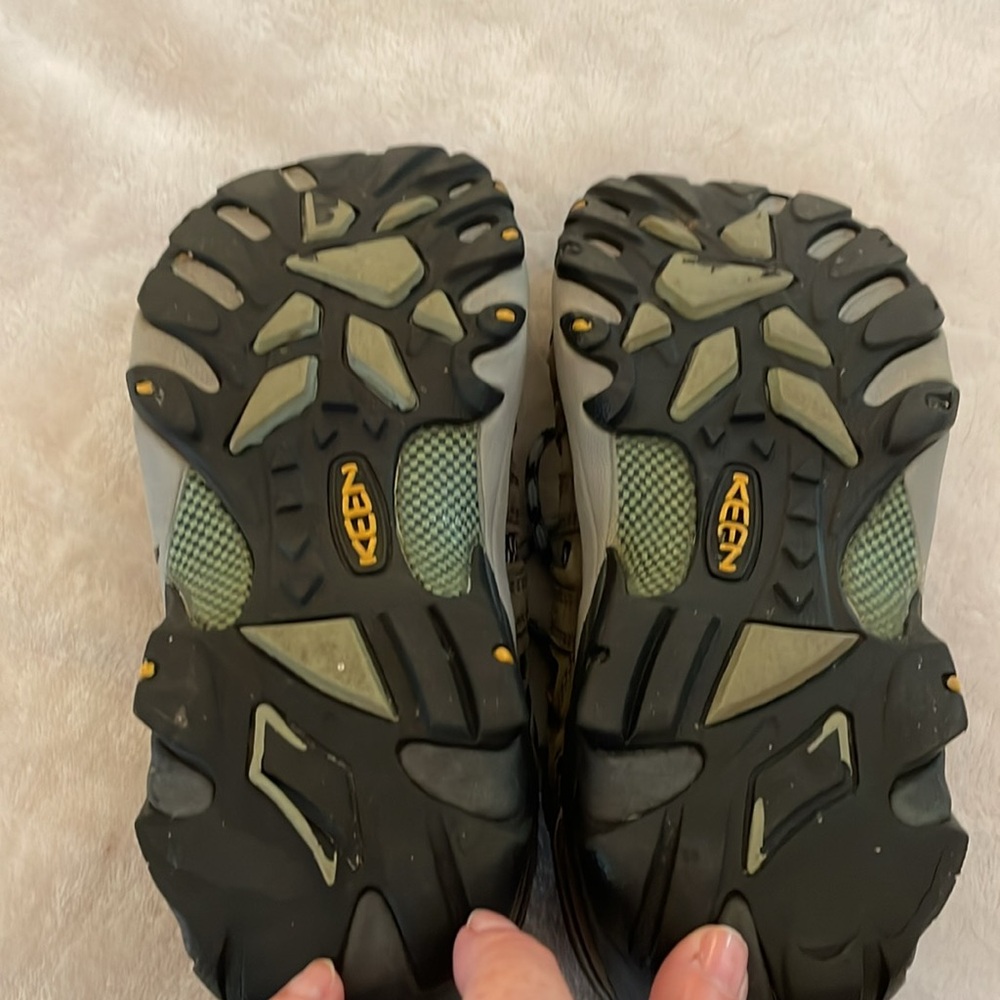Keen Olive and Black Athletic Shoes - Picture 6 of 7